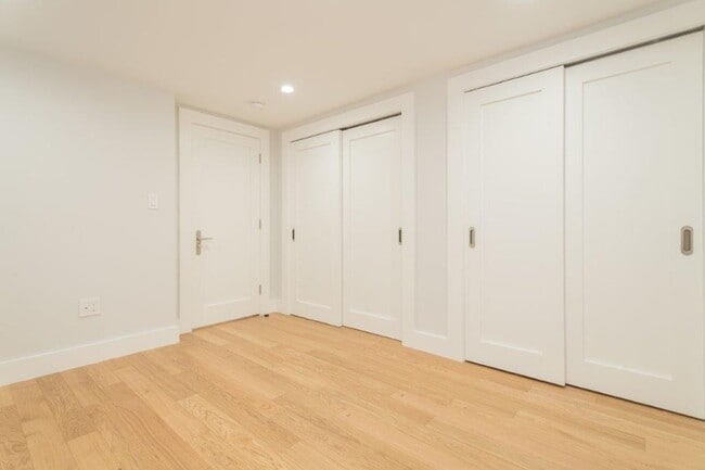 Foto del edificio - $2,400 | 1 Bed / 1 Bath Available Now in Brighton