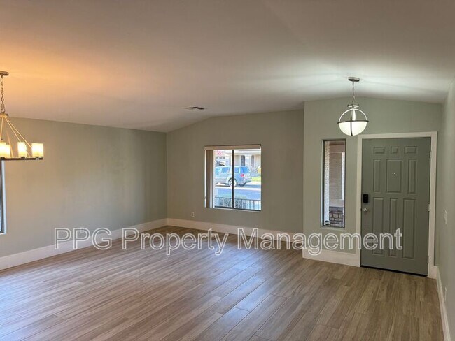 Foto del edificio - 13609 W Lisbon Ln