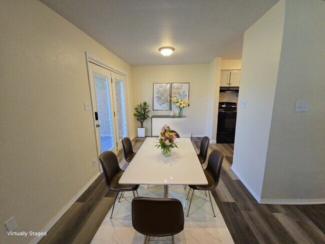 Foto del edificio - 1005 E Pearl St