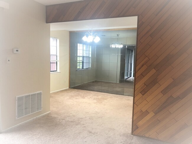 Building Photo - 106 Keystone Ct
