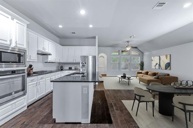 Foto del edificio - 2360 Whispering Pines Dr