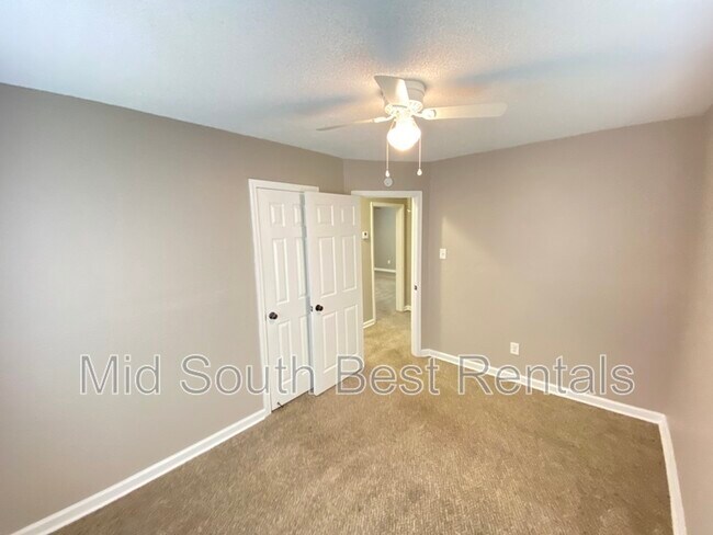 Building Photo - 253 W Norwood Ave