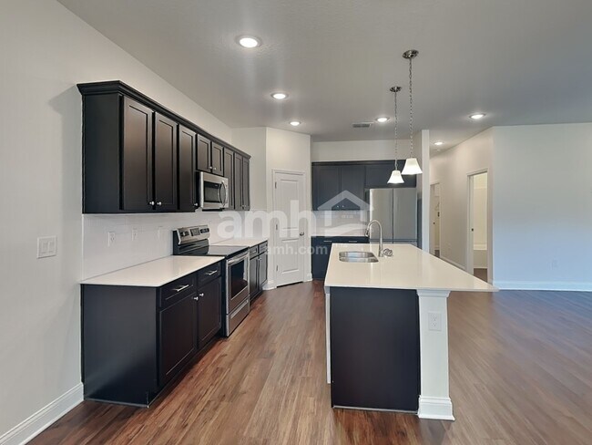 Building Photo - 6102 Little Blf Cir