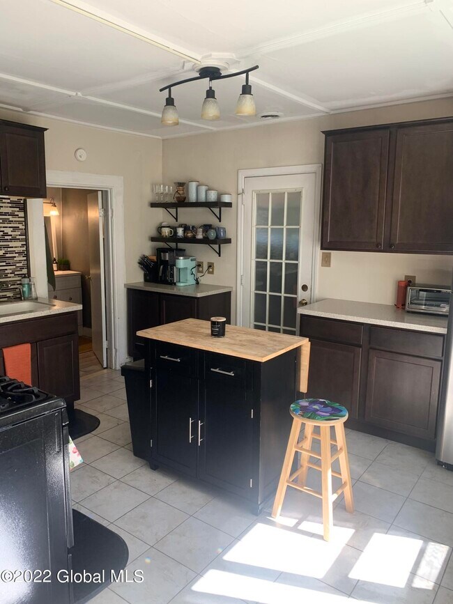 68 Catherine St, Saratoga Springs, NY 12866 Townhome Rentals in