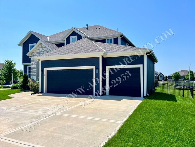 Building Photo - Beautiful 4 Bed 3.5 Bath Home in Olathe-Av...