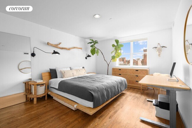 Building Photo - 170 Broadway