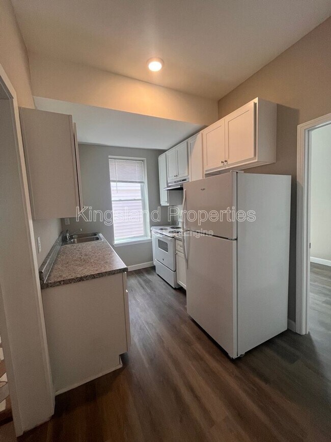 Foto del edificio - 4574 Evans Ave