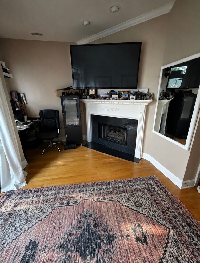 Foto del edificio - 1528 N Hudson Ave