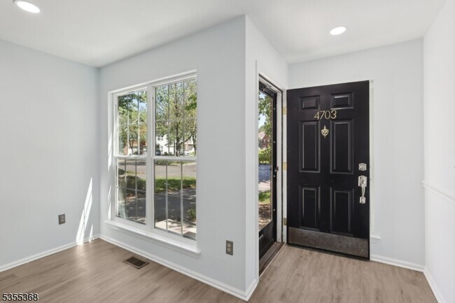 Foto del edificio - 4703 Patterson St