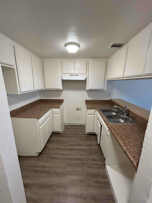 Building Photo - 43711 Challenger Way