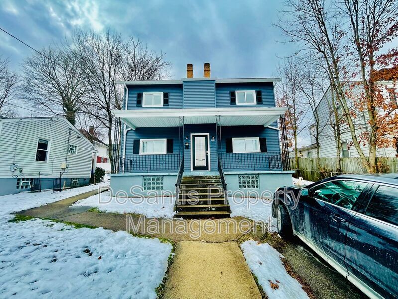 1712 State St Unit 2, Coraopolis, PA 15108 Condo for Rent in