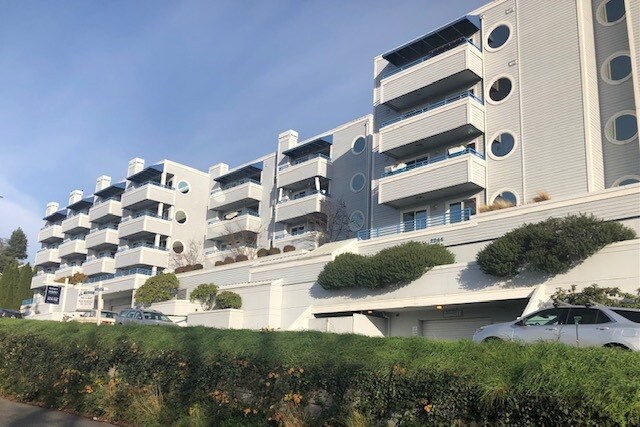 Foto del edificio - 2244 13th Ave W