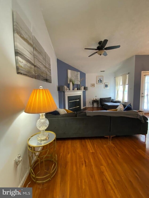 2102 Whitehall Rd Unit 2A, Frederick, MD 21702 Room for Rent in