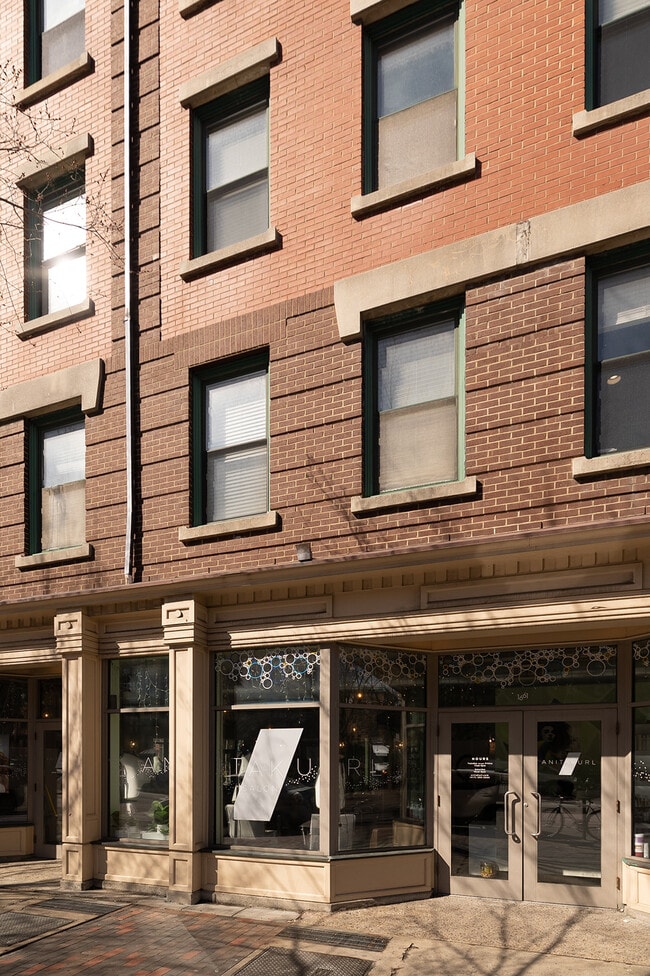 Building Photo - 1661 Washington St