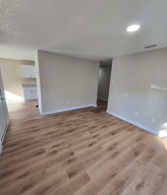 Foto del edificio - Charming and Newly Renovated 3BR 2BA Home in Jacksonville