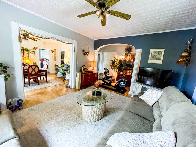 Sala de estar - 415 Highland St