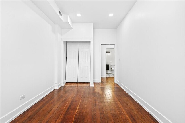 Foto del edificio - 1904 S Loomis St