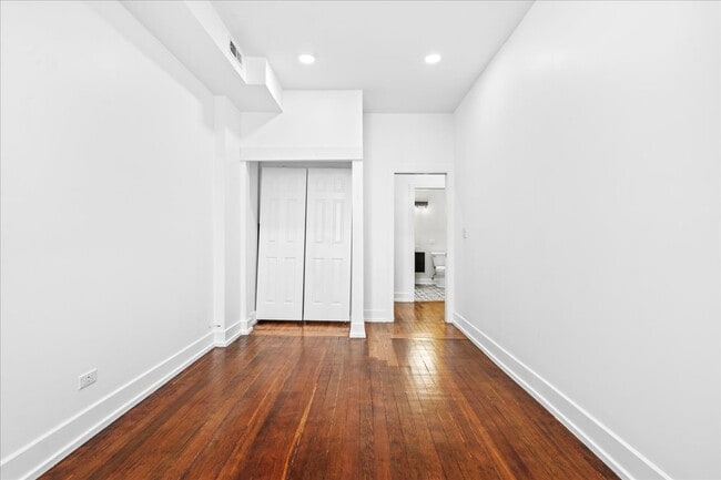 Building Photo - 1904 S Loomis St