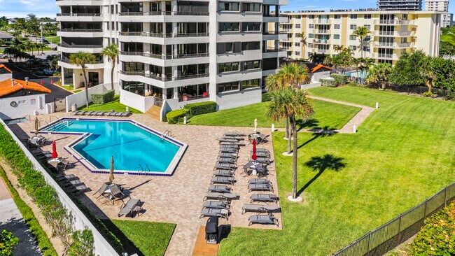 Building Photo - 600 Ocean Dr