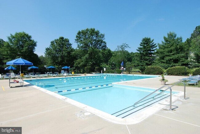 Foto del edificio - 448 Poplar Ln