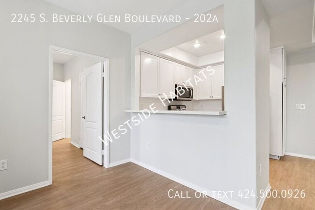 Building Photo - 2245 S Beverly Glen Blvd