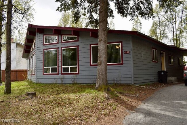 Foto del edificio - 2 br, 1 bath Apartment - 4106 Vance Drive