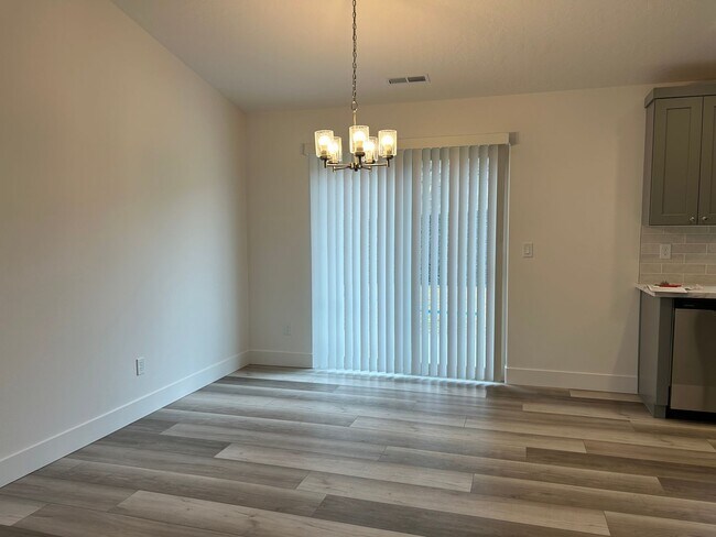 Foto del edificio - Brand New Ranch-Style House in South Kenne...