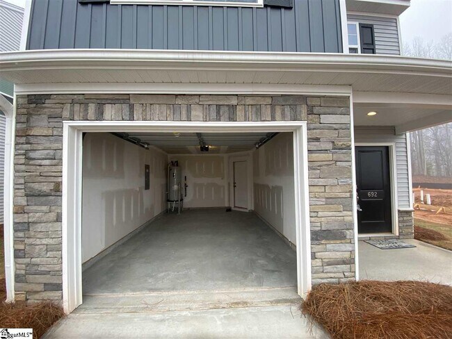 Building Photo - 692 Millsgate Cir