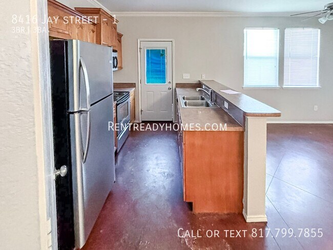 Building Photo - 8416 Jay St