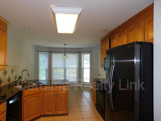 Foto del edificio - 235 Harbor Landing Dr