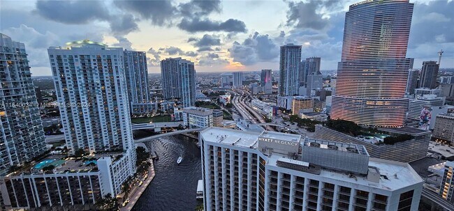 Foto del edificio - 200 Biscayne Blvd Way