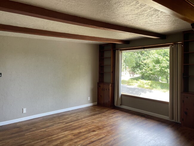 Building Photo - Spacious 3-Bedroom Home with Bonus Room & Two-Car Garage