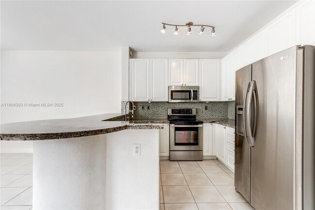 Foto del edificio - 5549 NW 113th Ct