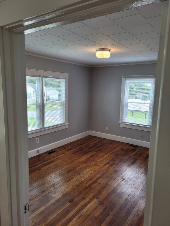 615 Washington St, Cramerton, NC 28032 House for Rent in Cramerton