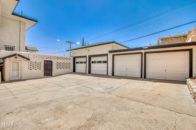 Foto del edificio - 1701 Elm St