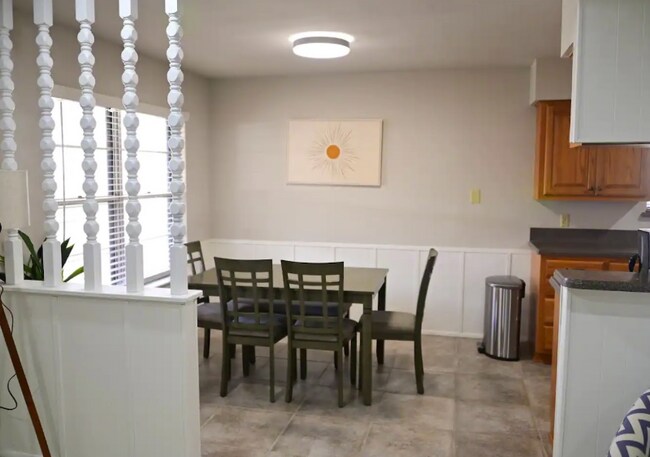 Building Photo - 611 Balboa Dr
