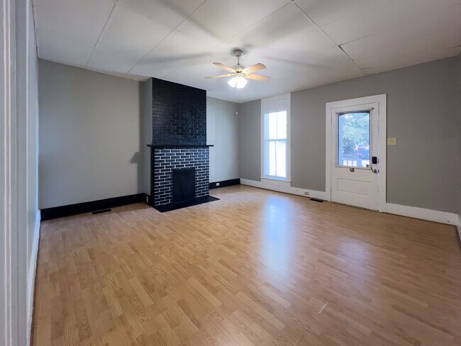 Foto del edificio - 337 E 15th St