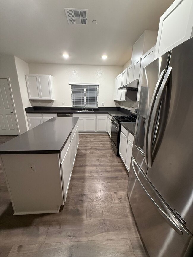 Building Photo - Half month Off!  Nice home with a huge back yard