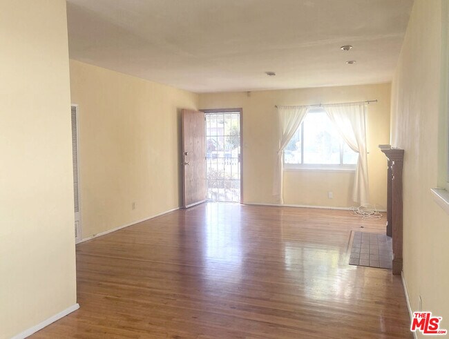 Foto del edificio - 7116 W 91st St