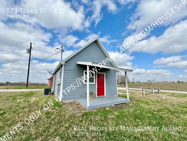 Building Photo - AVAILABLE NOW! Modern Cabin for Rent in Fl...