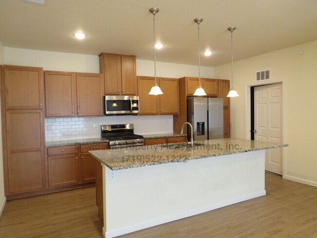 Foto del edificio - Beautiful Newer Condo in Briargate Area