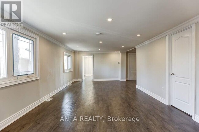 Building Photo - 23 Riveredge Dr