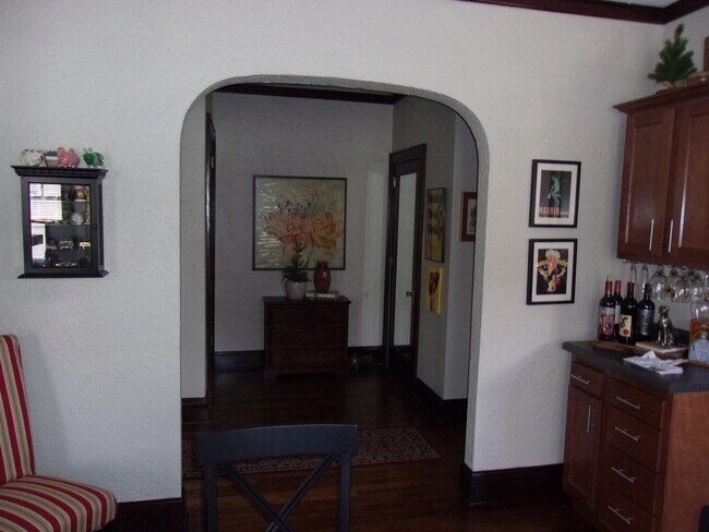 Building Photo - 309 Park Dr