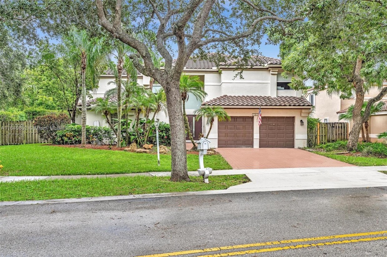 Primary Photo - 3877 Bimini Ave