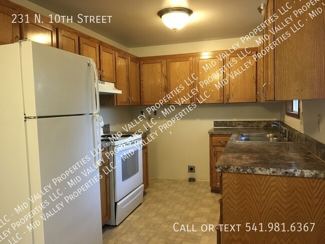 Foto del edificio - 3 Bedroom, 1 Bath Duplex in Philomath