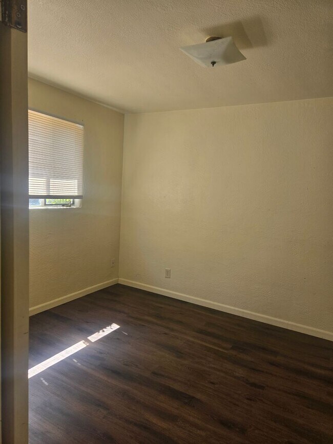 Building Photo - Zuni 4608