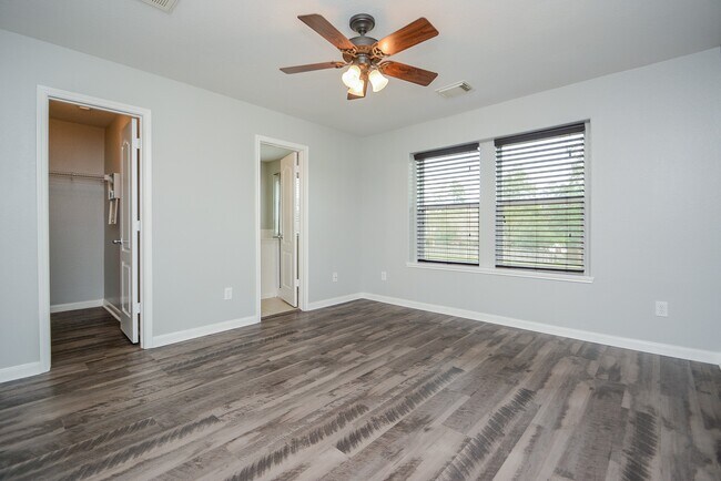 Foto del edificio - 16102 Limestone Lake Dr