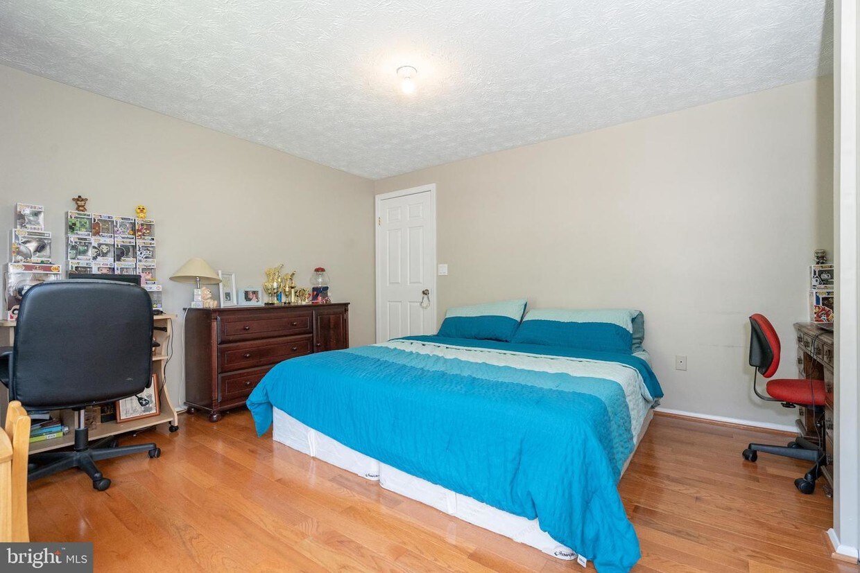 Primary Photo - 10670 John Ayres Dr