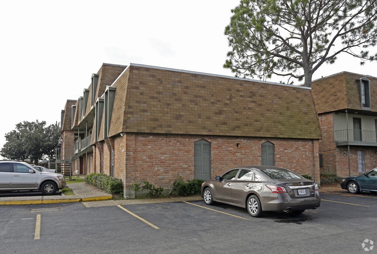 Primary Photo - Timberland Apartments