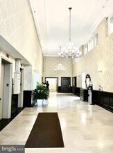 Building Photo - 1324 Locust St